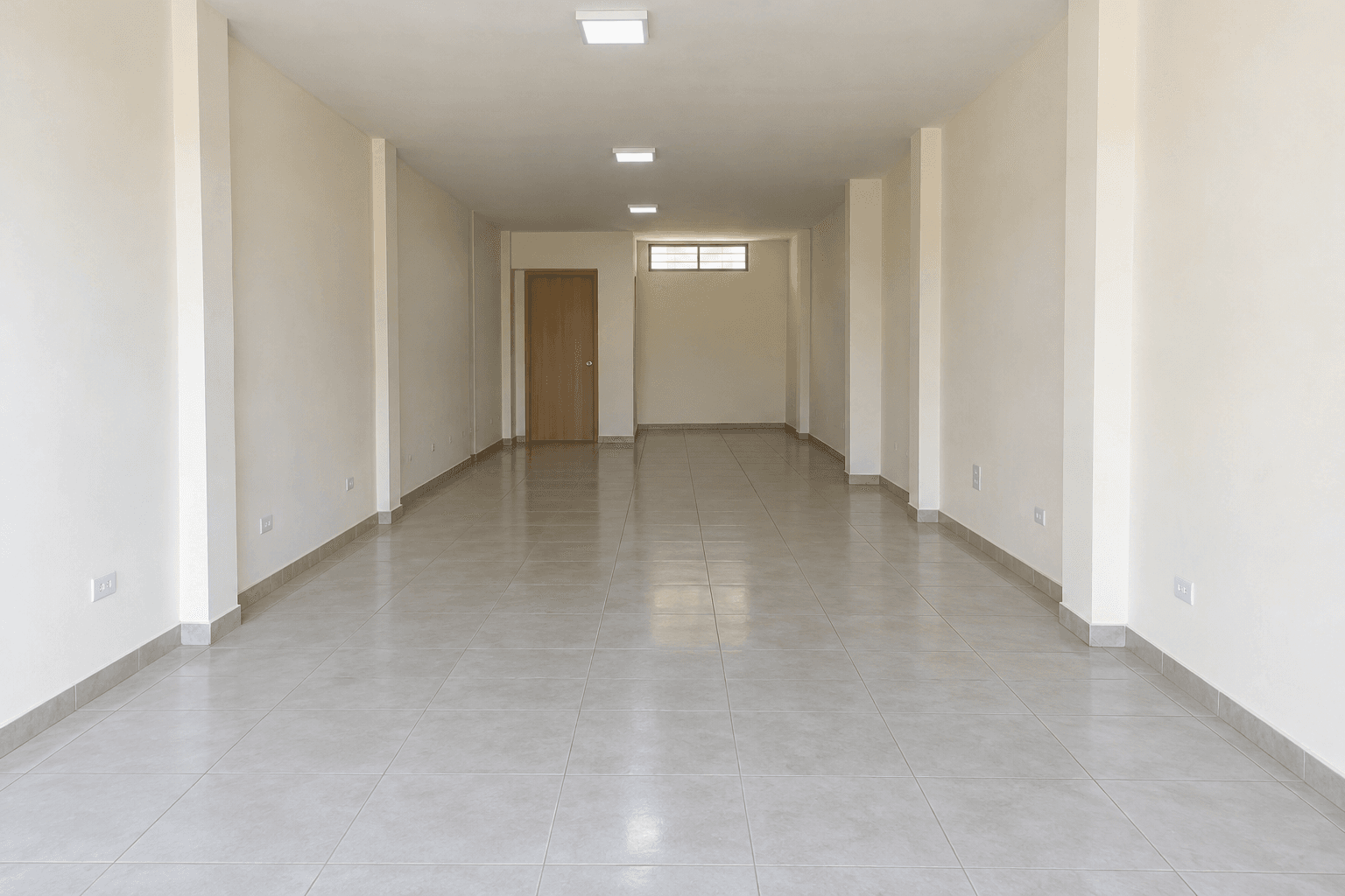 Local comercial de 120 m² en venta en Trujillo - foto 2
